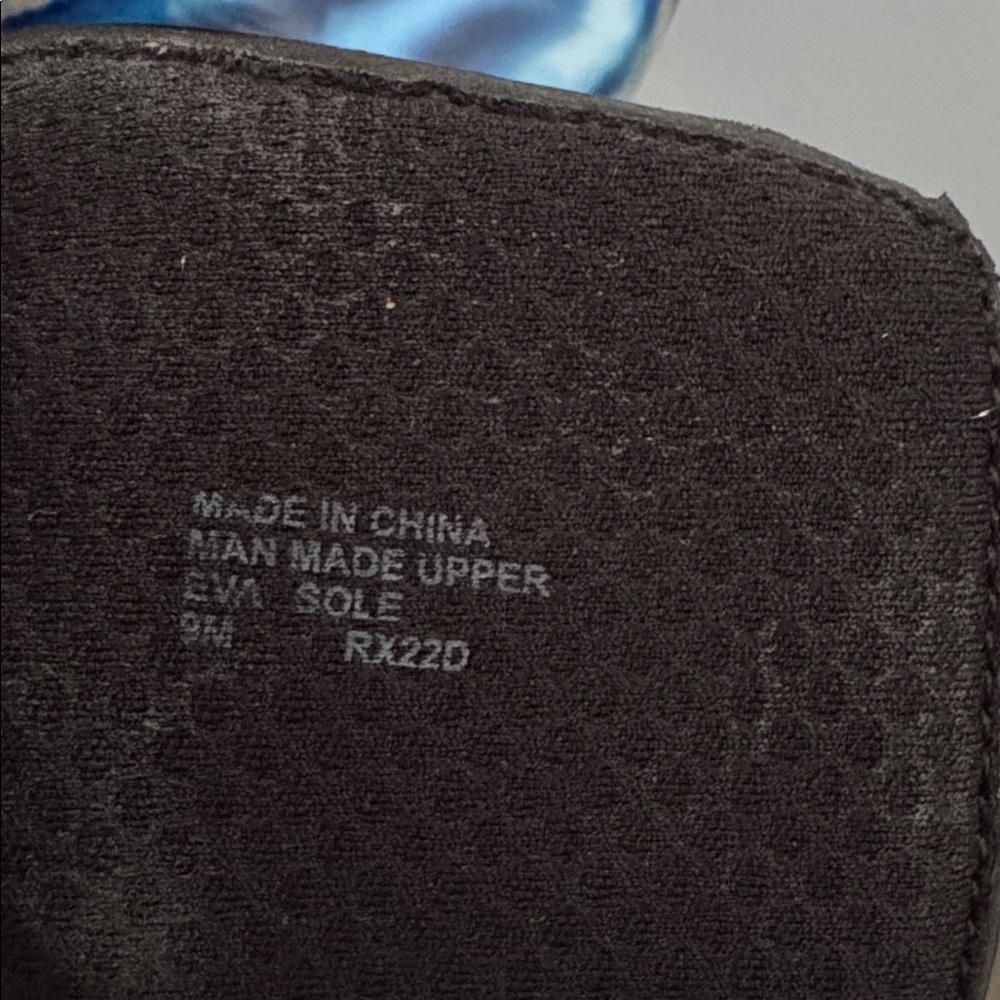 Michael Kors Logo Platform Slide - Picture 9 of 11
